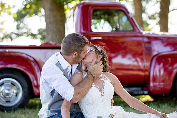 Pure Country/ Farm Wedding/ DeMotte, Indiana/ Northwest Indiana Wedding Photographer