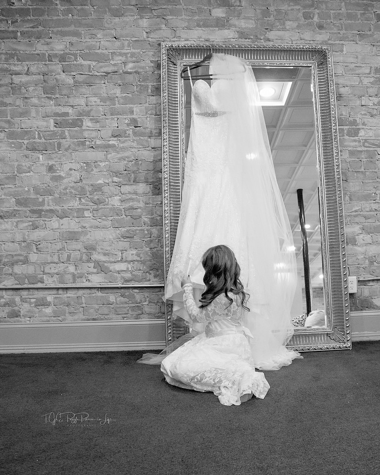 Flower Girls Dream of Her Own Wedding/ Wedding Photographer/The Allure/ Laporte, In