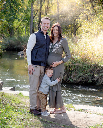 Hold Me Mom/ Maternity/ Coffee Creek Water Preserve/ Chesterton/ Northwest Indiana Photographer
