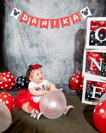 Minnie Mousetastic/ Birthday Session/ In Home Backdrop/ Valparaiso, Indiana/ Northwest Indiana Photographer