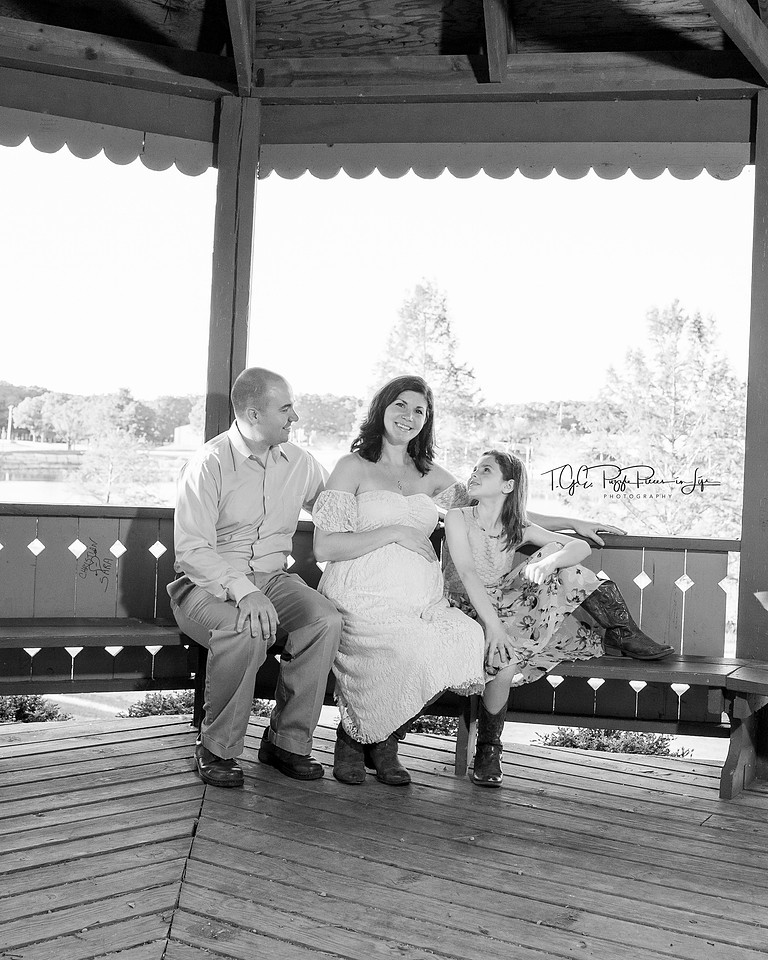 You will never Know How Much We Love You/ Maternity/ Northwest Indiana Photographer/ Lake County Fair Grounds/ Crown Point, Indiana