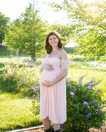 Glowing/ Maternity/ Northwest Indiana Photographer/ Crown Point, Indiana
