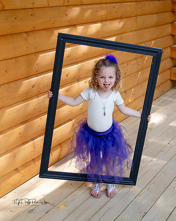 Goofy Flower Girl Steals the Show/ Northwest Indiana Wedding Photographer/ Linton, Indiana