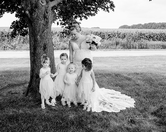 Can I be as beautiful as you Aunt Cat/ Beecher, Ill/ Wedding Photographer