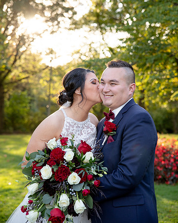 A Smile Above all Others/ Ogden Gardens, Valparaiso/ wedding